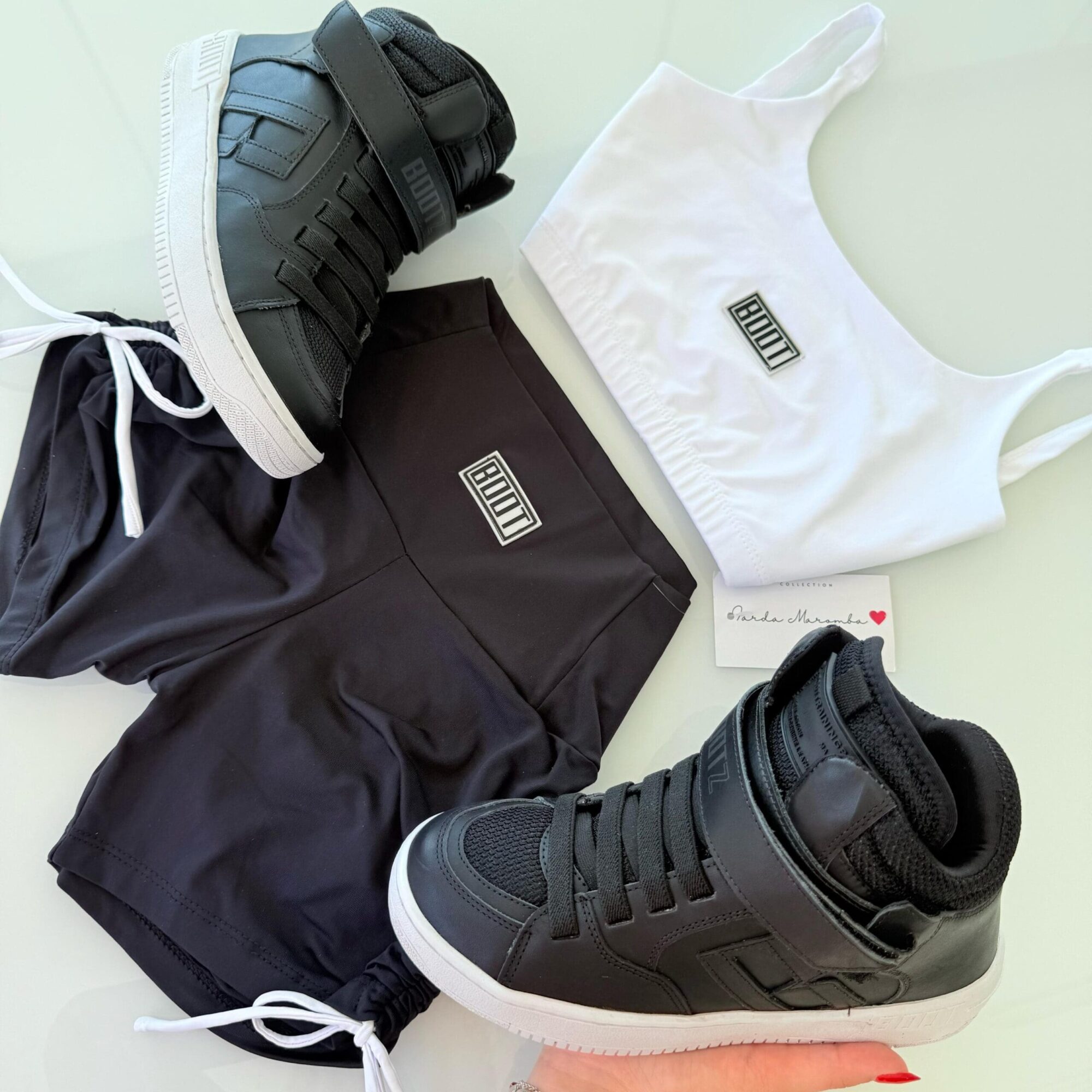 KIT: BOOTZ + TOP + SHORT